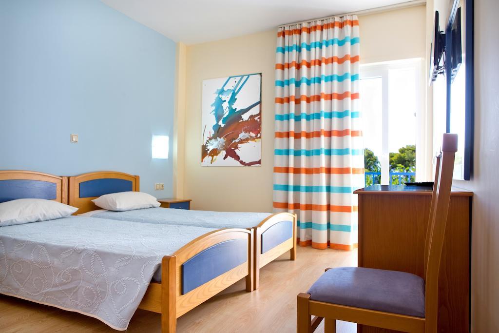 Delphi Beach Hotel Tolofon Room photo